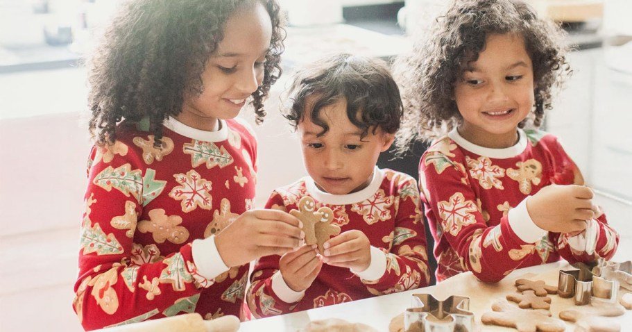 Burts-Bees-Matching-Holiday-Pajamas-being-worn-by-kids-while-baking.jpg